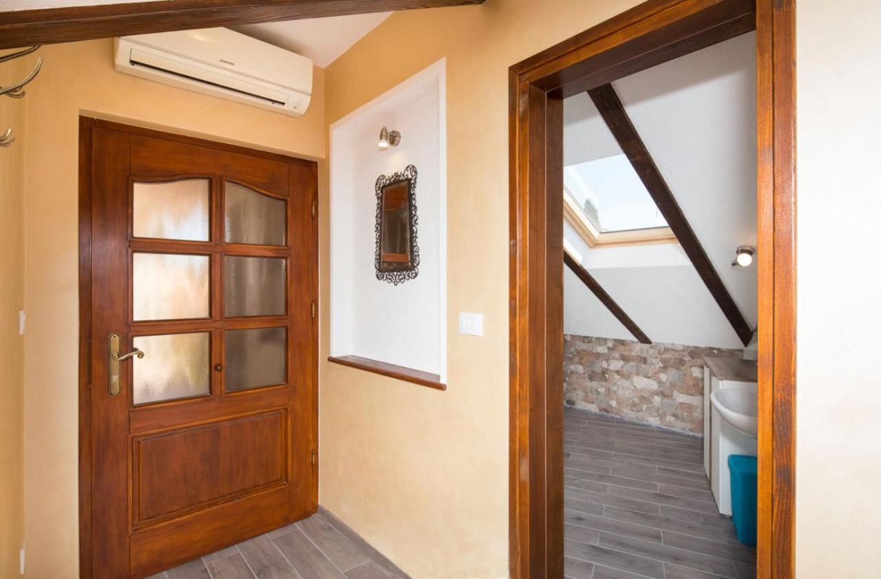 Accomodation Noki21 로비니 외부 사진