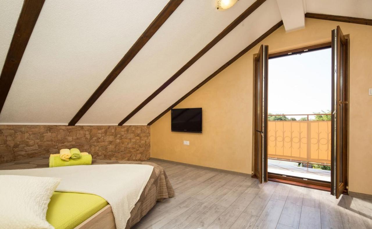 Accomodation Noki21 로비니 외부 사진