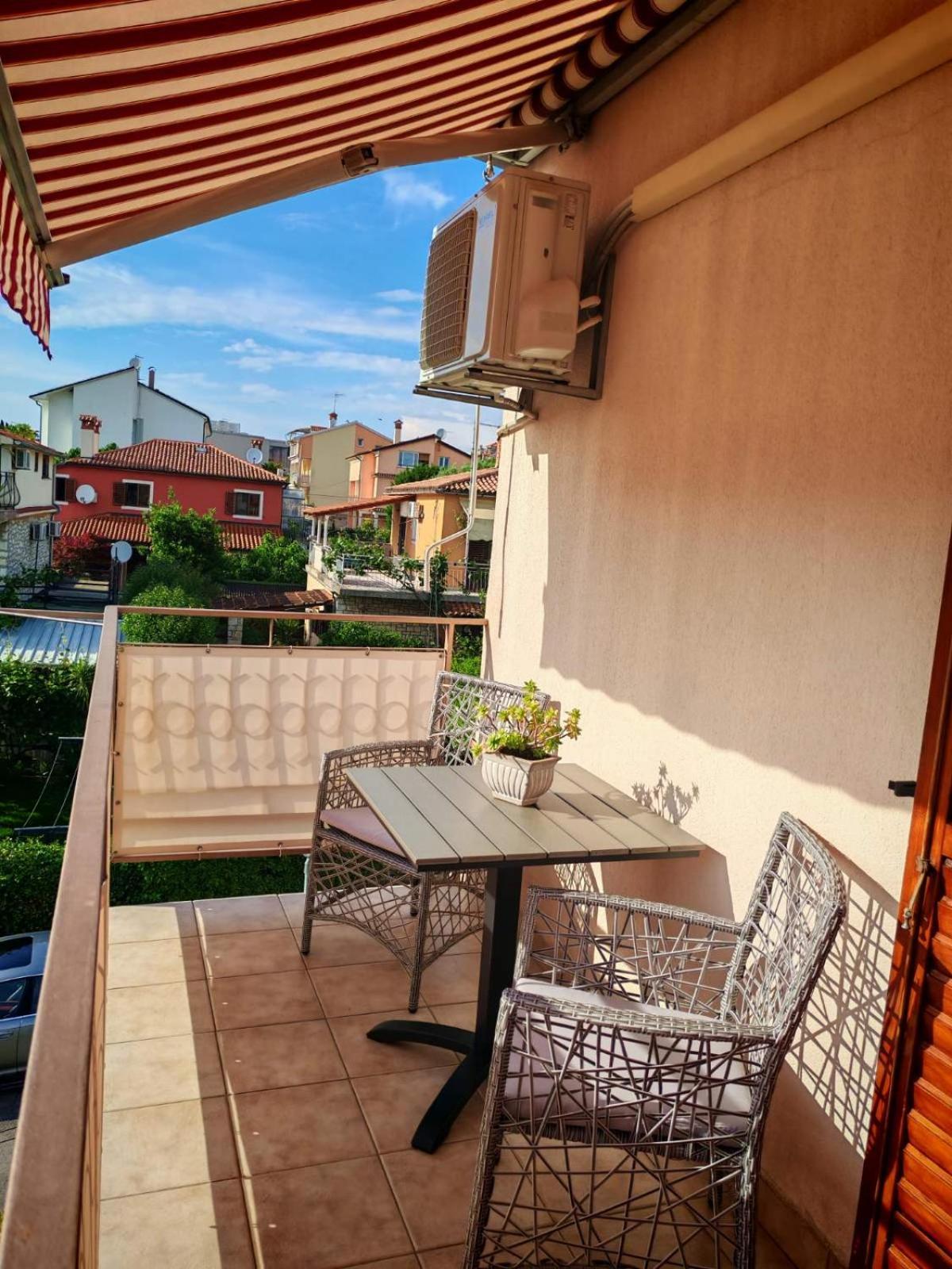 Accomodation Noki21 로비니 외부 사진