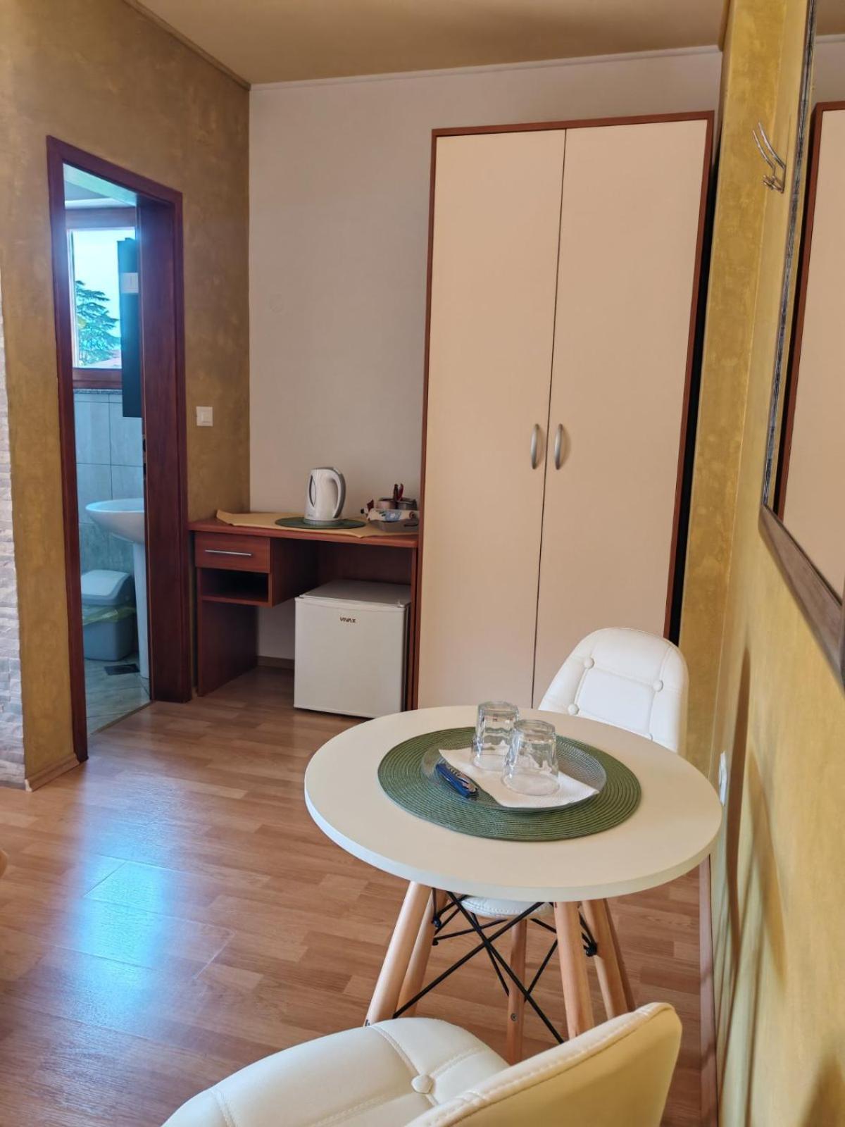Accomodation Noki21 로비니 외부 사진